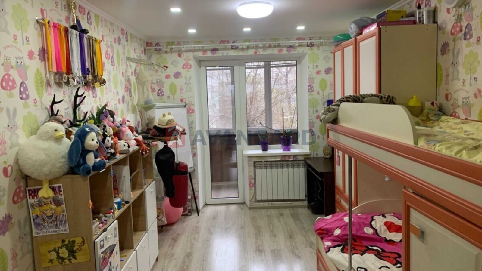 4 ��. ��������, 77/-/9 ��. �., 3/9 ������ ���� 23