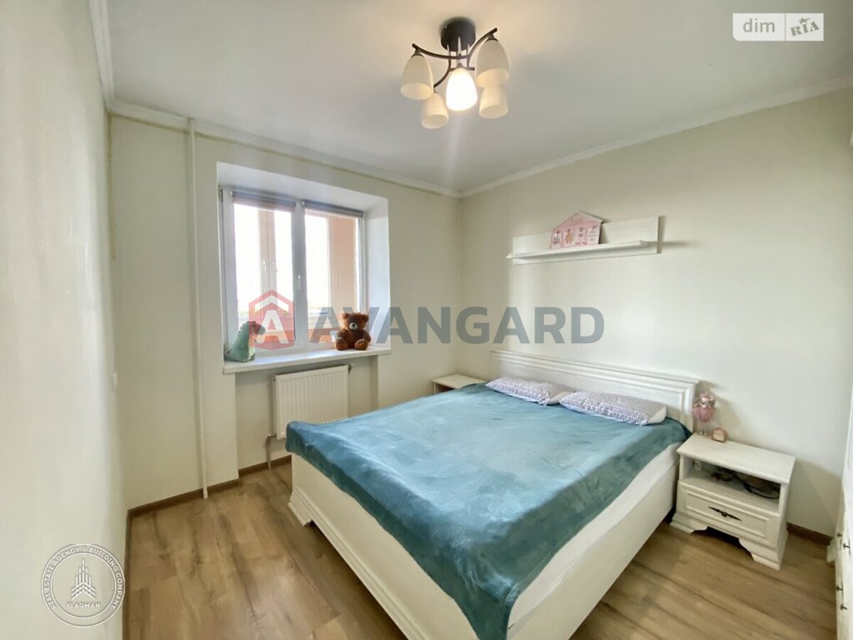 4 ��. ��������, 76/-/10 ��. �., 9/9 ������ ���� 1