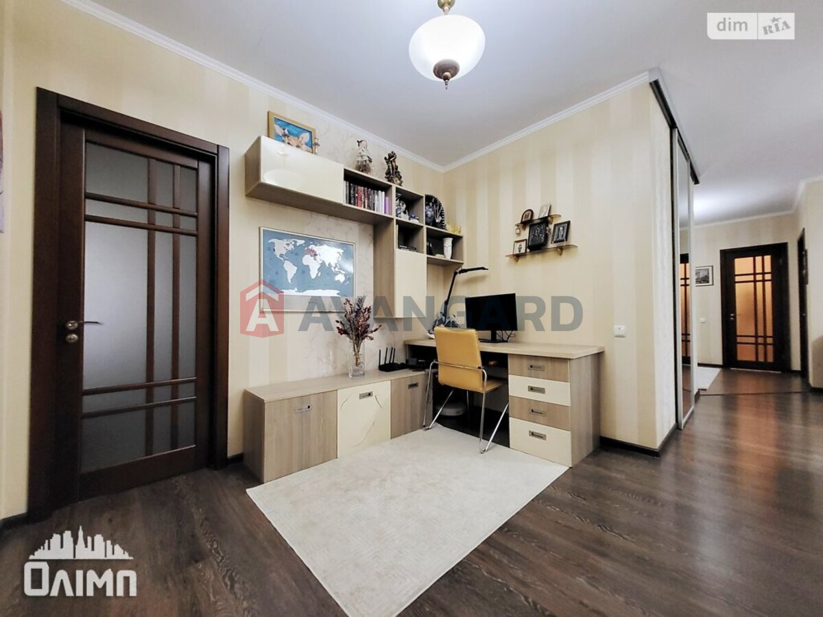 3 ��. ��������, 100/-/- ��. �., 7/9 ������ ���� 25