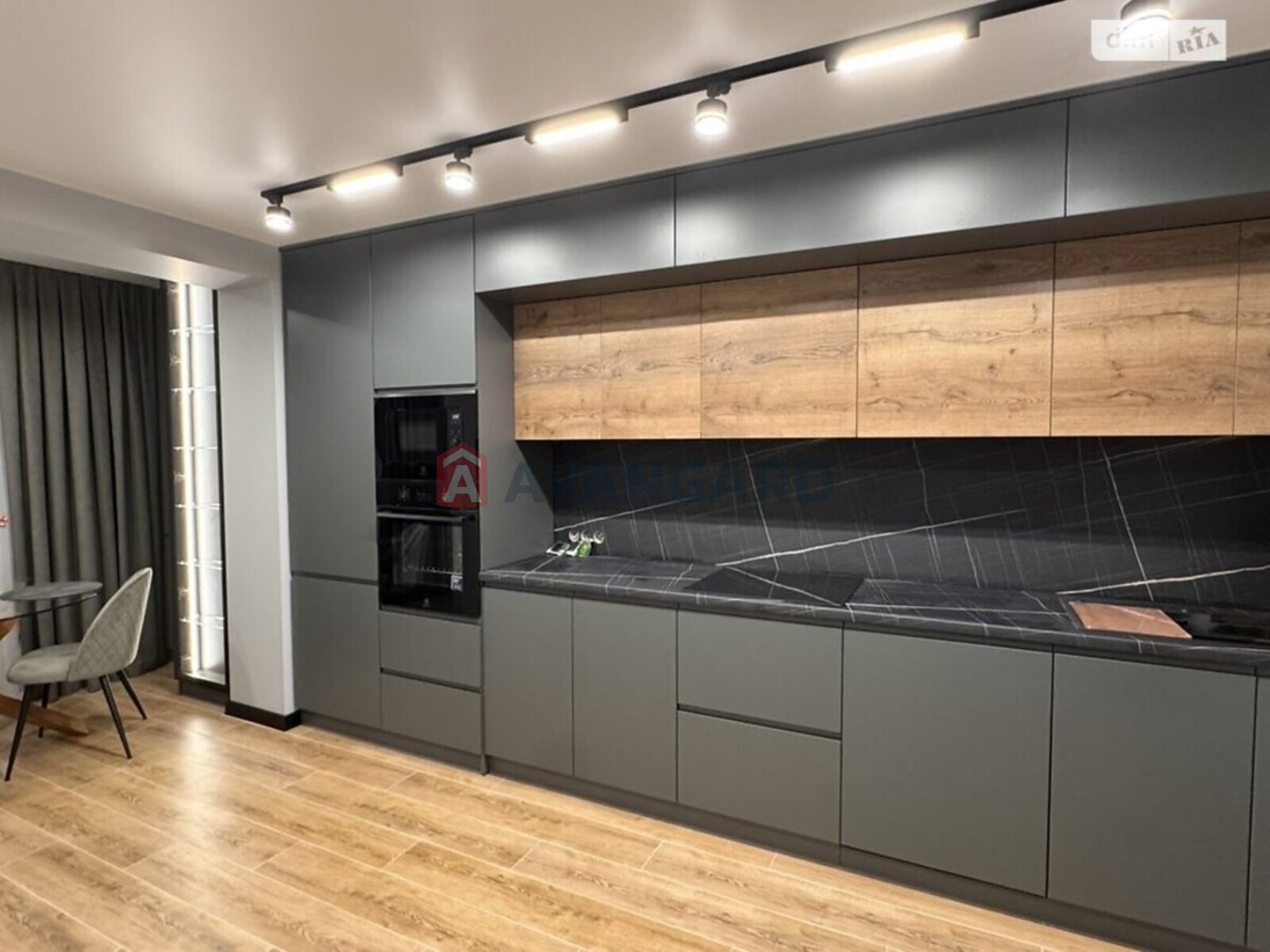 2 ��. ��������, 68/-/- ��. �., 10/10 ������ ���� 1