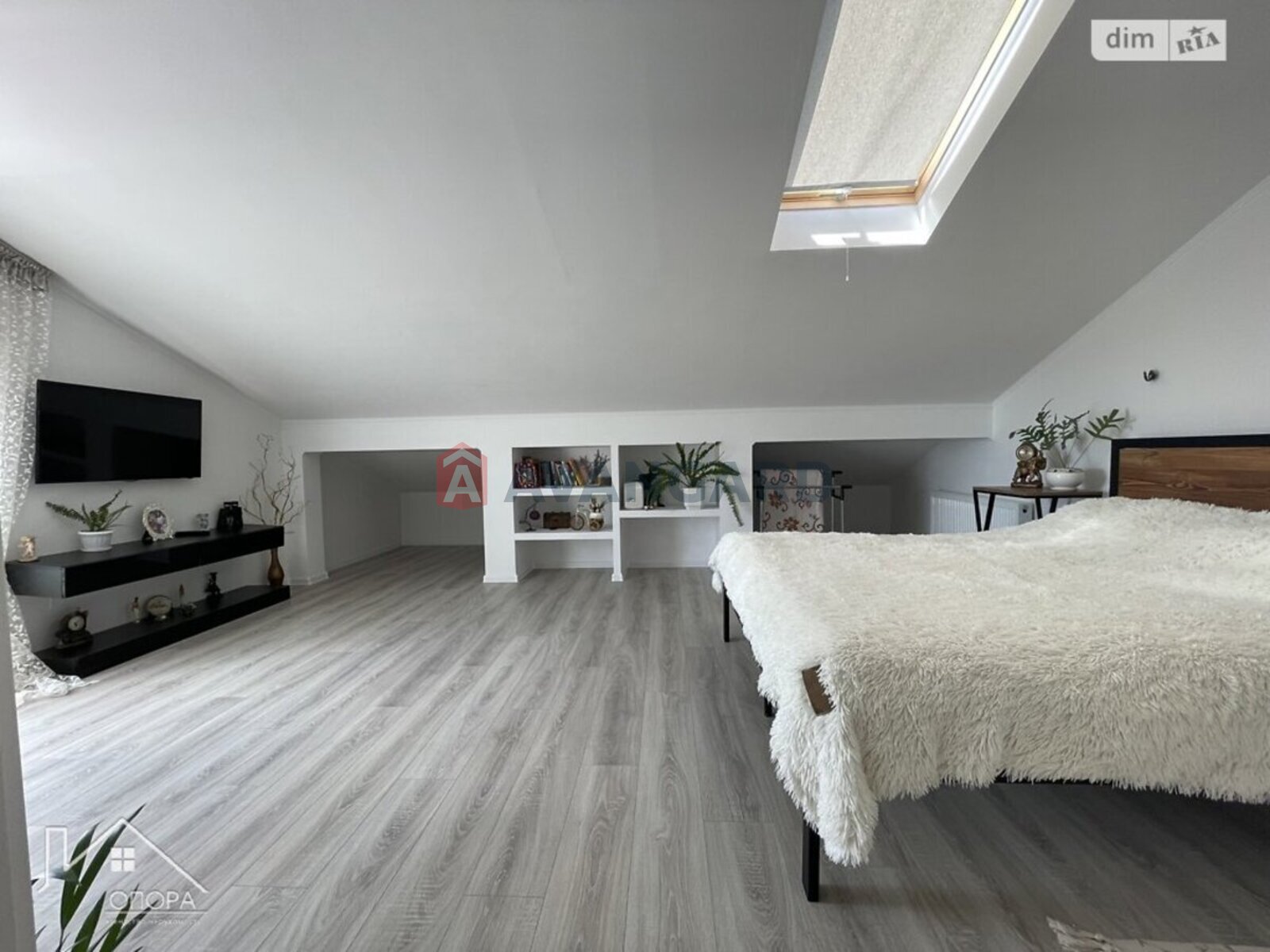 3 ��. ��������, 118/41/40 ��. �., 8/10 ������ ���� 16