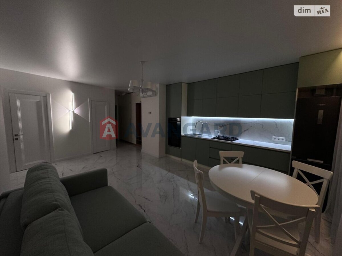 2 ��. ��������, 56/-/25 ��. �., 9/10 ������ ���� 15