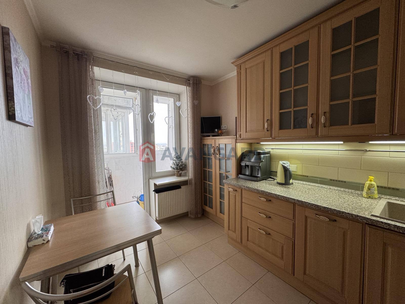 4 ��. ��������, 96,6/63,4/33,5 ��. �., 10/14 ������ ���� 3