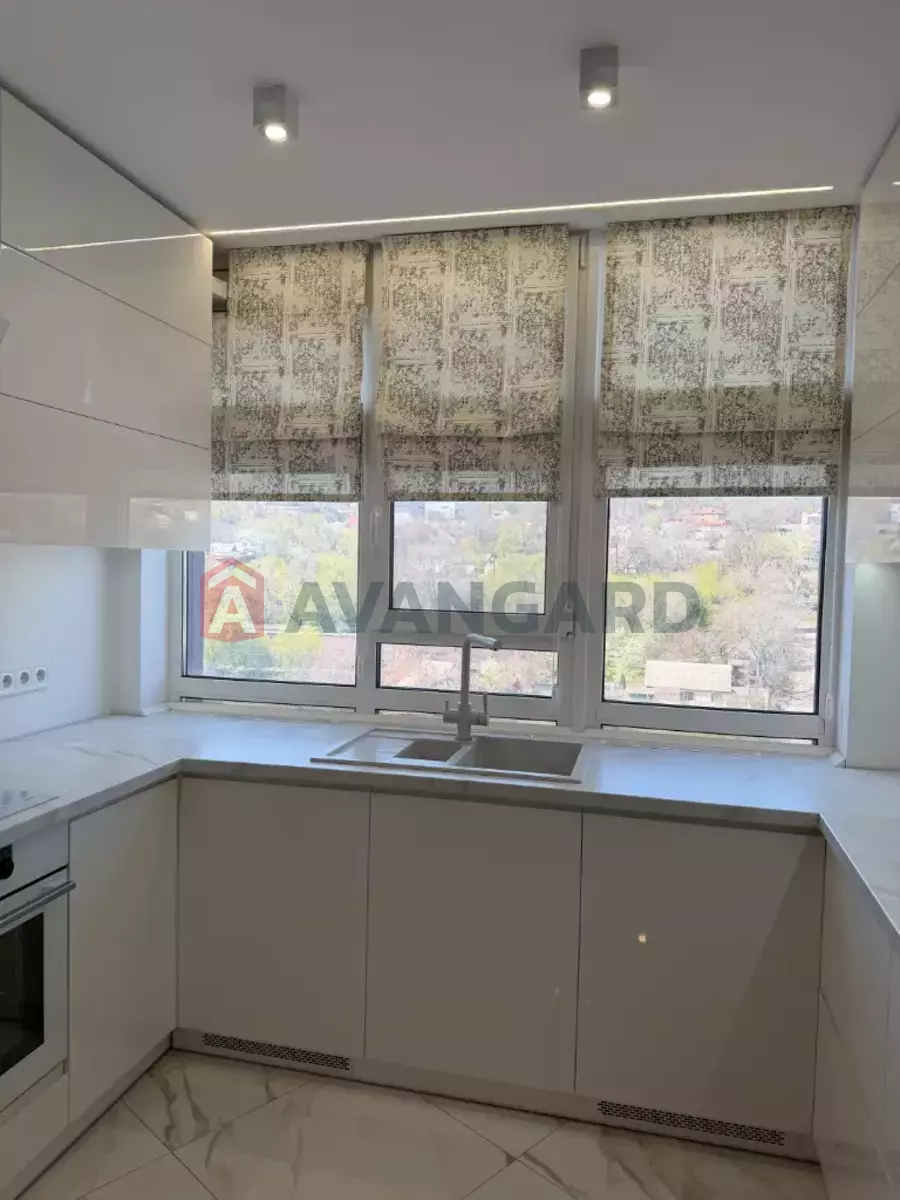 3 ��. ��������, 106/-/- ��. �., 10/18 ������ ���� 21