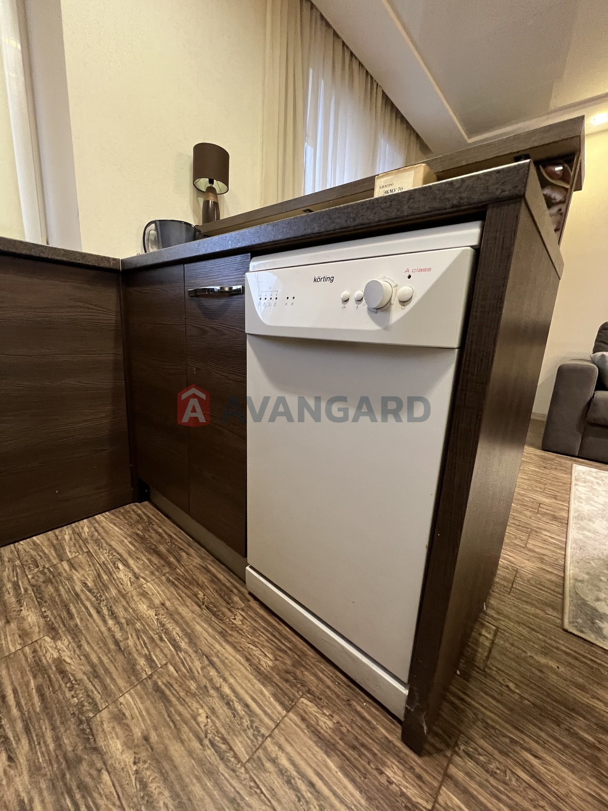 3 ��. ��������, 59/-/9 ��. �., 5/5 ������ ���� 10