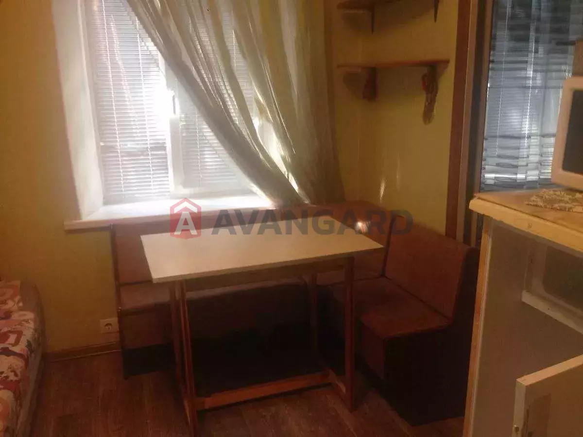 2 ��. ��������, 38/-/6 ��. �., 2/2 ������ ���� 11