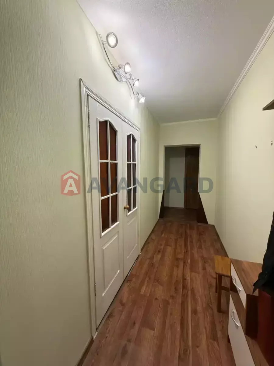 3 ����. ��������, 67/-/8 ��. �., 1/9 ���� ���� 20