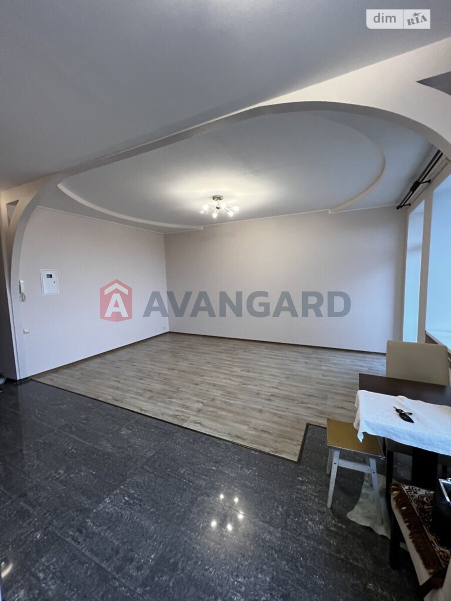 1 ��. ��������, 39/35/35 ��. �., 4/4 ������ ���� 13