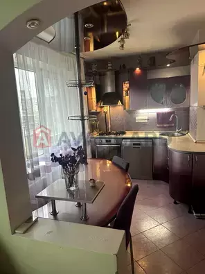 3 ��. ��������, 79/67/12 ��. �., 4/9 ������ ���� 3