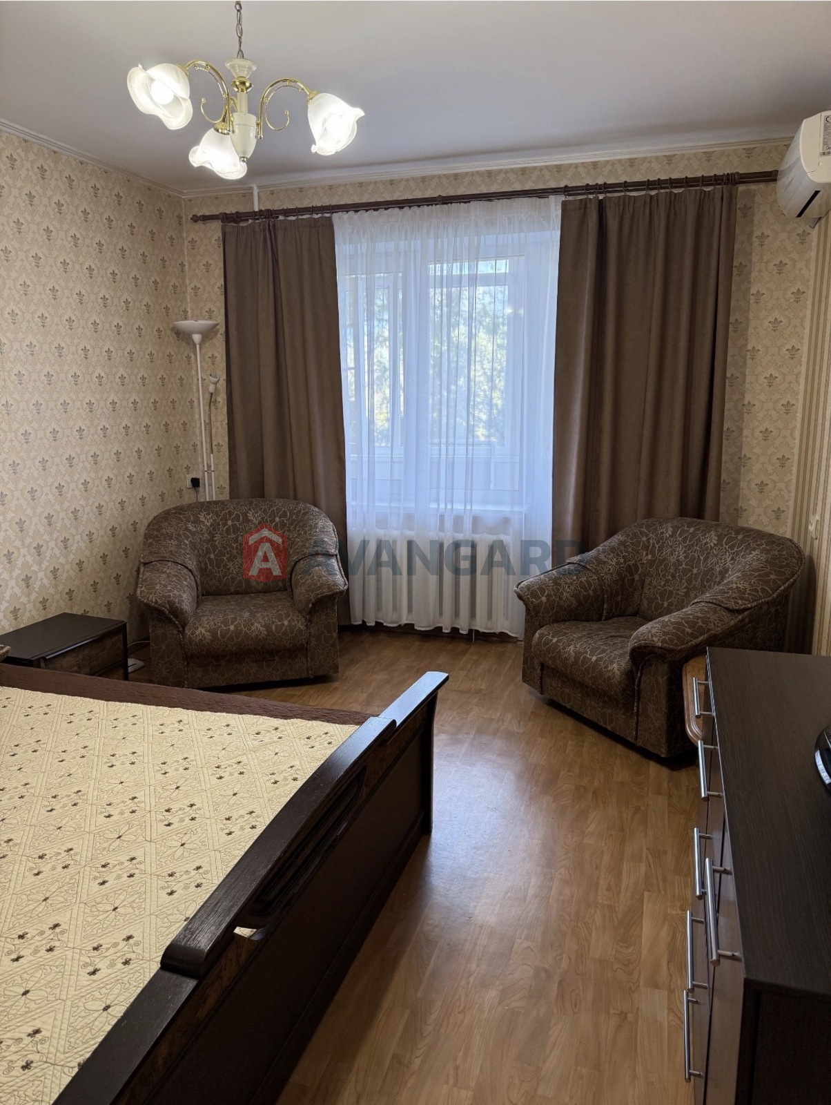 1 ��. ��������, 38,8 /-/10 ��. �., 3/9 ������ ���� 2