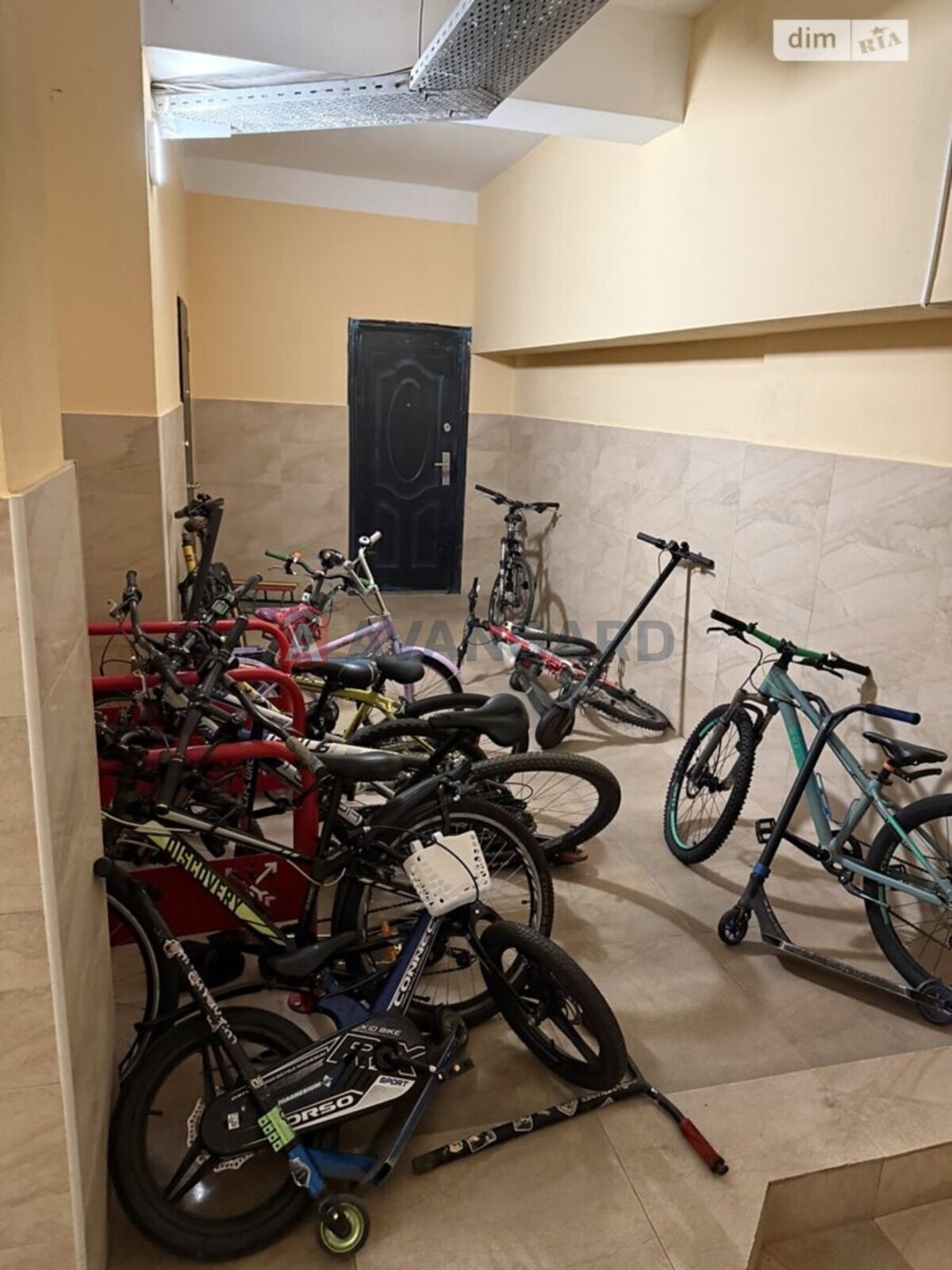 2 ��. ��������, 124/42/52 ��. �., 10/14 ������ ���� 25