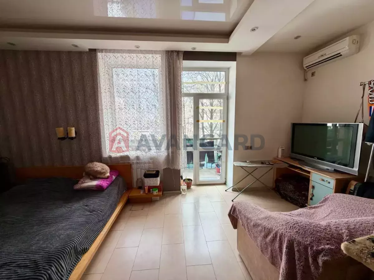 3 ��. ��������, 68/42/8 ��. �., 2/4 ������ ���� 3