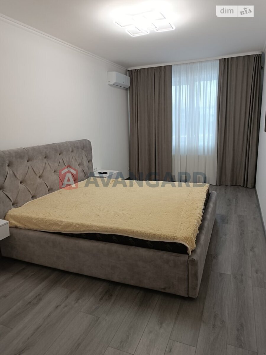 3 кім. квартира, 82/41/18 кв. м., 2/5 поверх фото 6 3 кім. квартира, 82/41/18 кв. м., 2/5 поверх фото 6