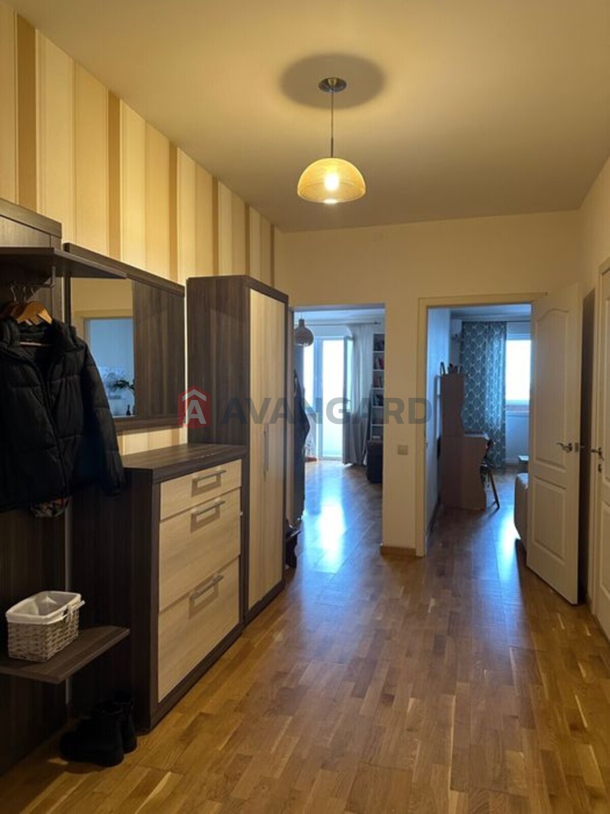 1 ��. ��������, 60/-/18 ��. �., 12/14 ������ ���� 9