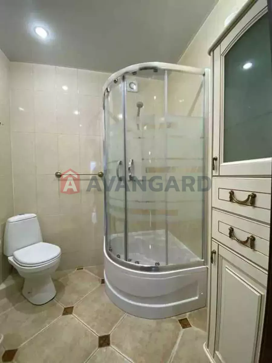 2 ��. ��������, 68/-/10 ��. �., 14/17 ������ ���� 9