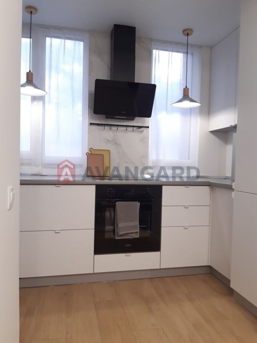 1 ��. ��������, 38/-/15 ��. �., 6/10 ������ ���� 1