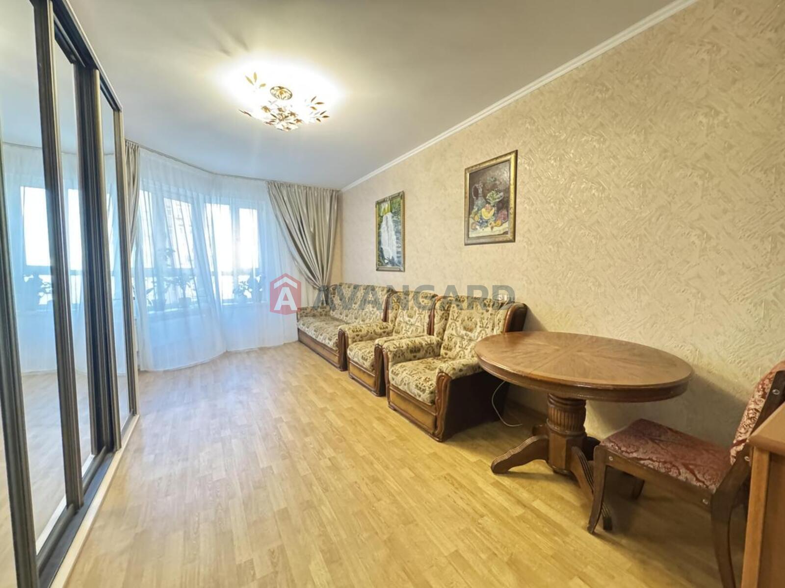 3 ����. ��������, 92/57/15 ��. �., 12/28 ���� ���� 6