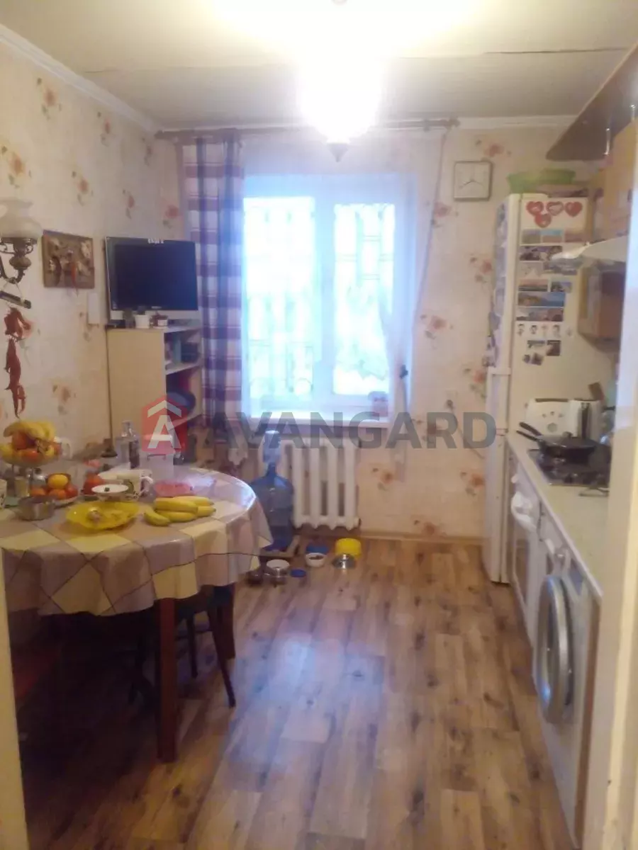 3 ��. ��������, 82/-/9 ��. �., 16/17 ������ ���� 4