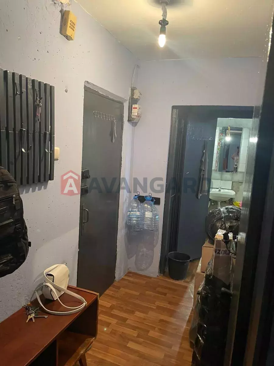 3 ��. ��������, 57/-/7 ��. �., 9/9 ������ ���� 9