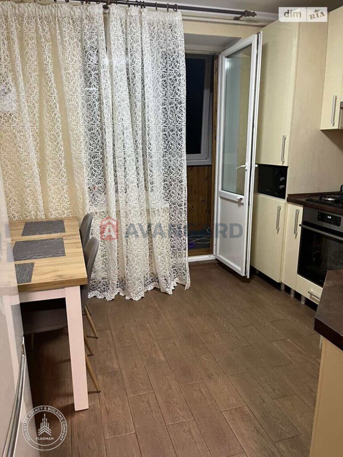 2 ��. ��������, 59/34/9 ��. �., 6/11 ������ ���� 4