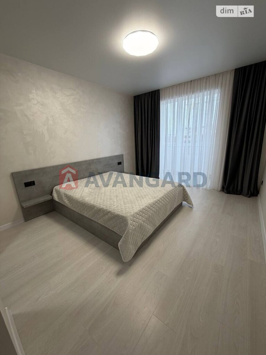 3 ��. ��������, 91/57/18 ��. �., 9/9 ������ ���� 9