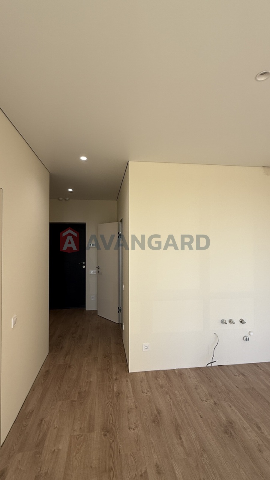 1 ��. ��������, 43/17/20 ��. �., 16/26 ������ ���� 3