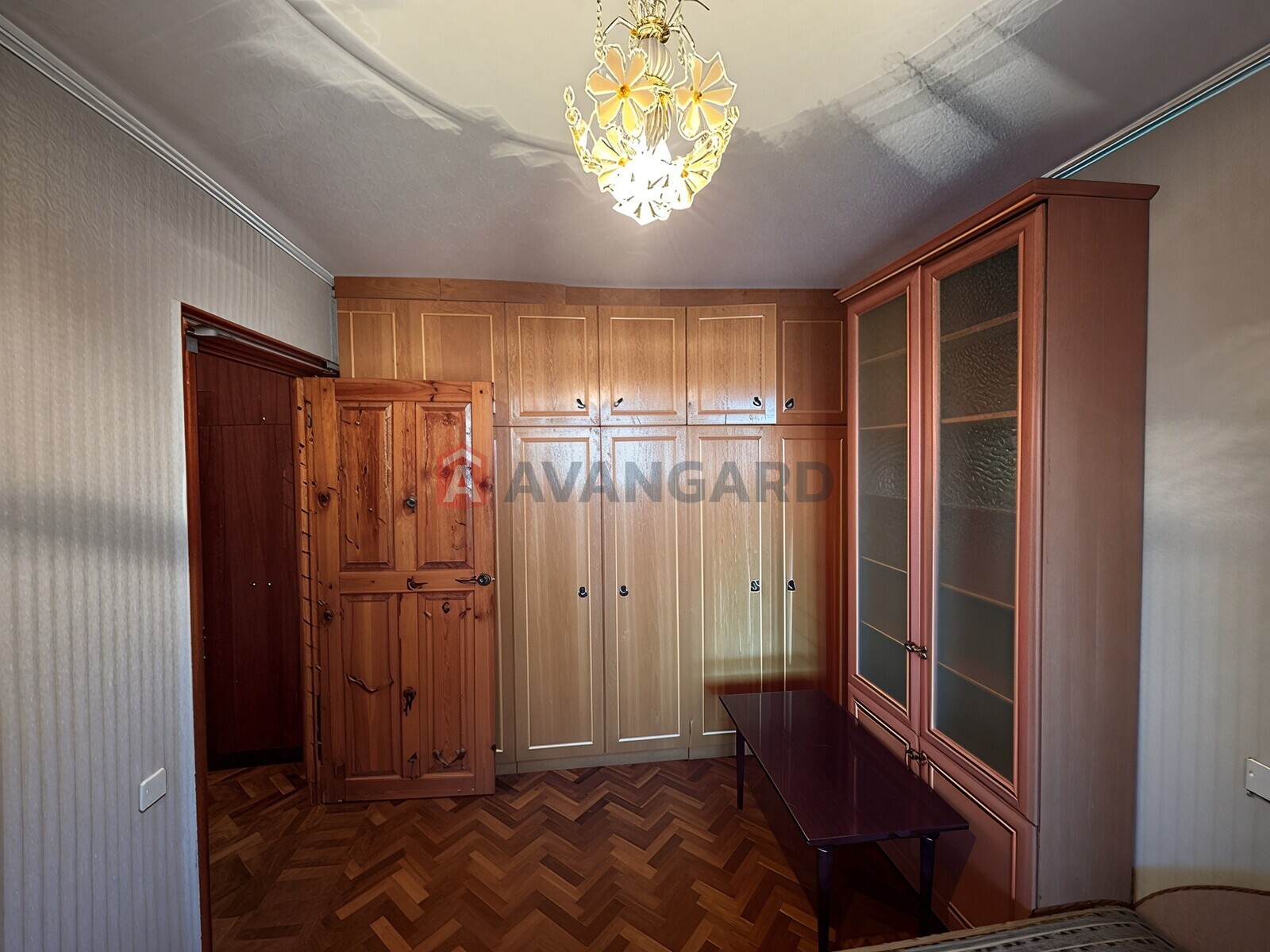 2 ��. ��������, 50/29/7 ��. �., 9/9 ������ ���� 9