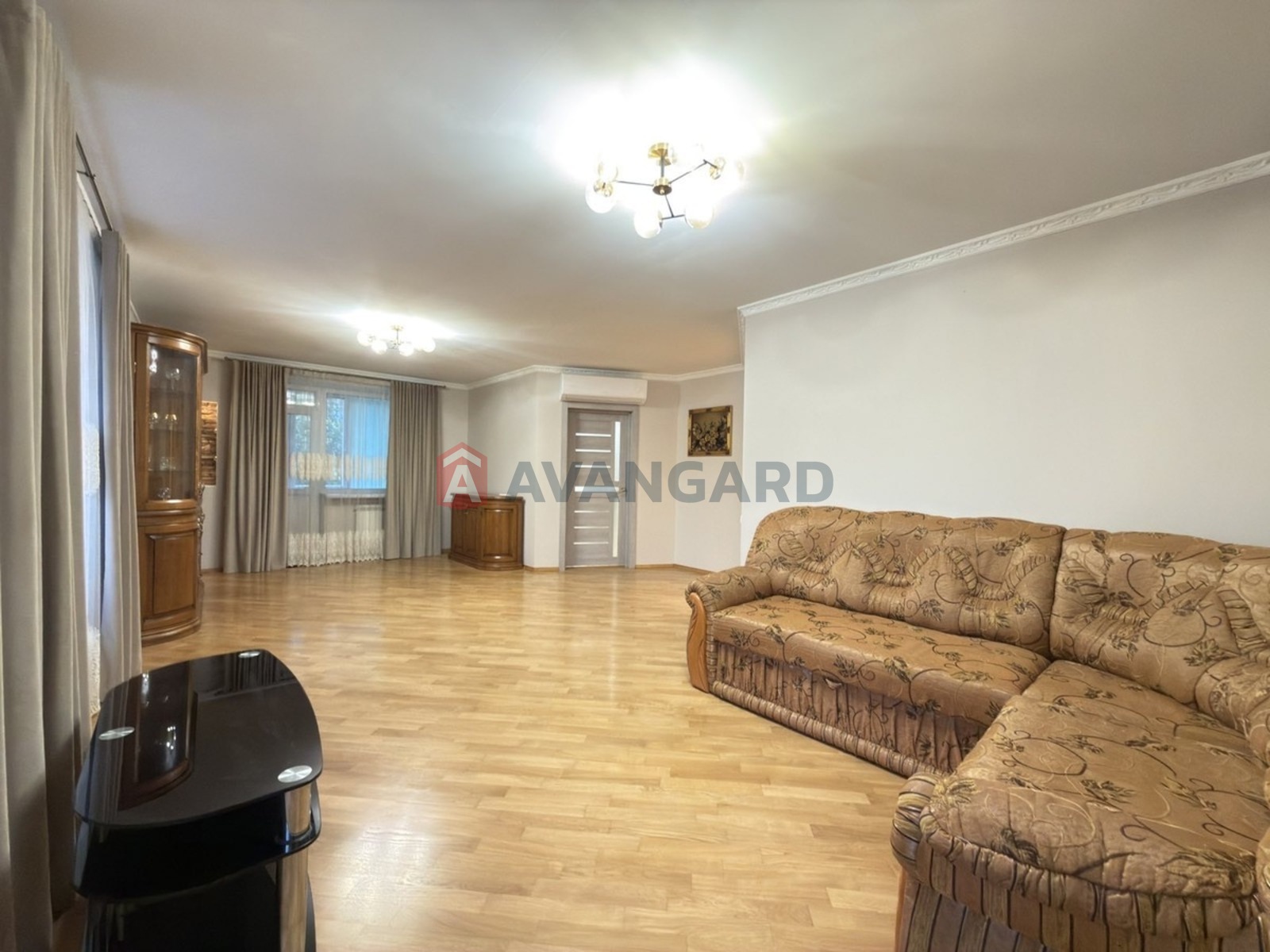 3 ��. ��������, 98/55/15 ��. �., 2/10 ������ ���� 18