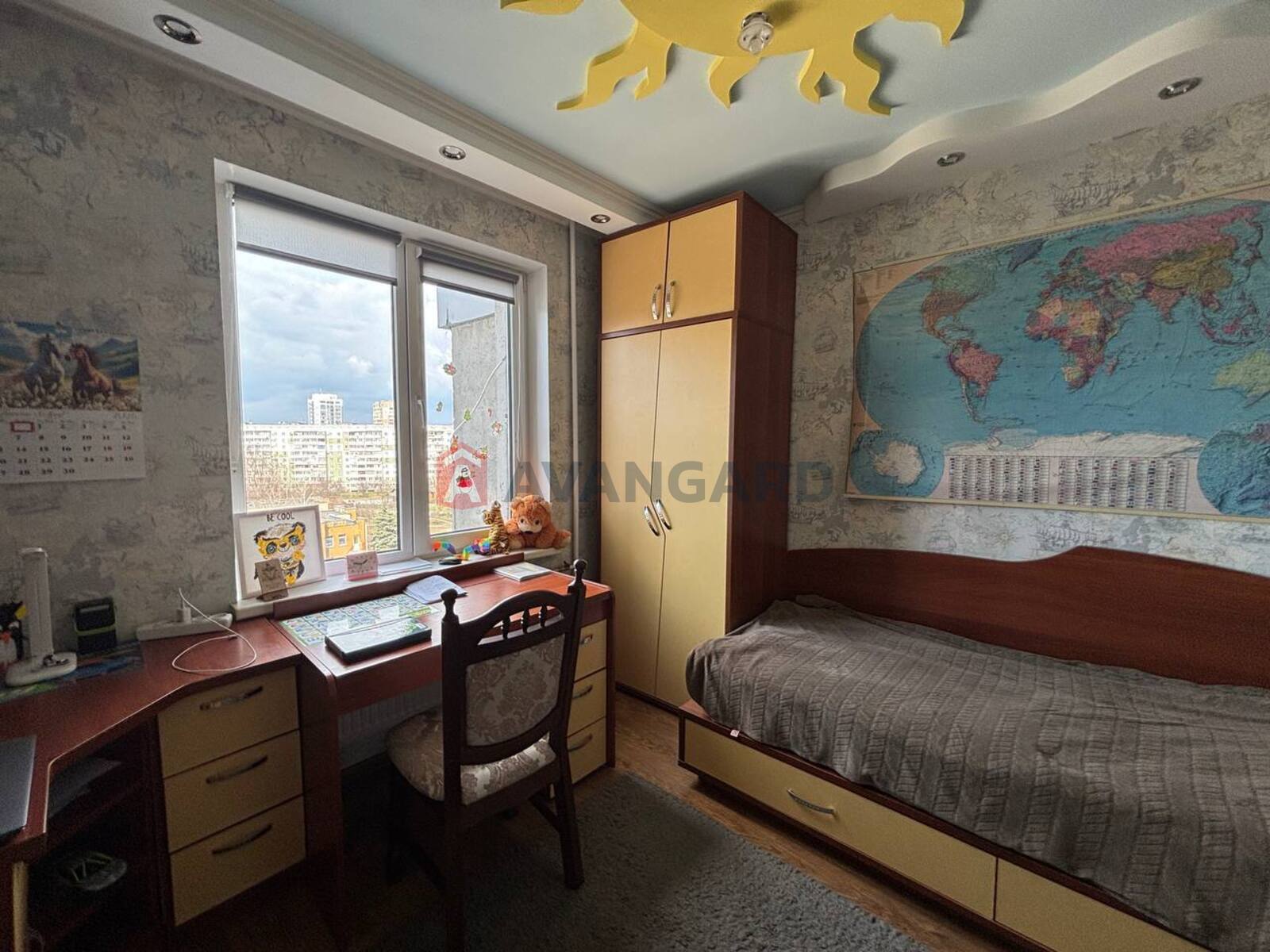 3 ��. ��������, 65/-/- ��. �., 8/10 ������ ���� 19