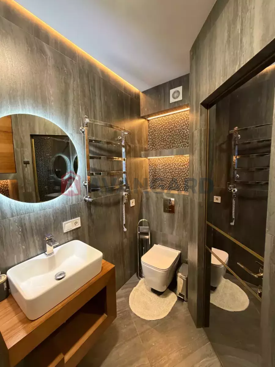 3 ��. ��������, 106/-/- ��. �., 10/18 ������ ���� 5