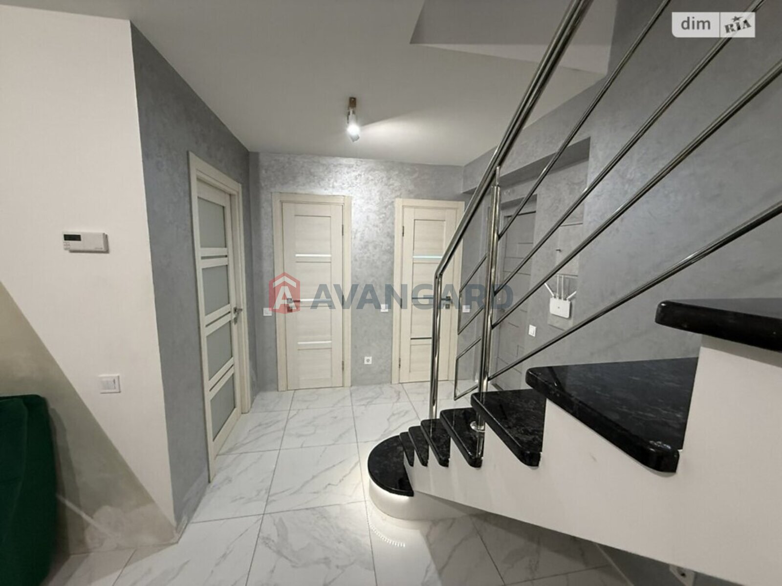 3 ��. ��������, 95/-/- ��. �., 9/10 ������ ���� 22