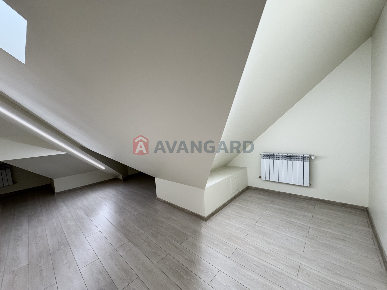 2 ��. ��������, 57/40/10 ��. �., 5/6 ������ ���� 19