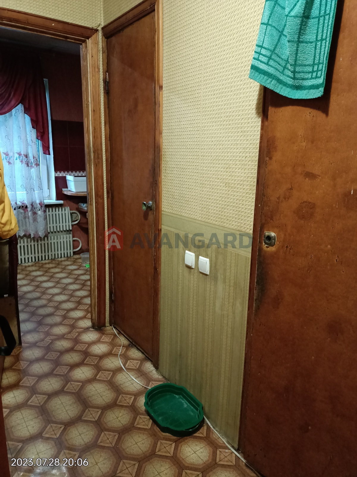 3 ��. ��������, 68/50/8 ��. �., 2/9 ������ ���� 4