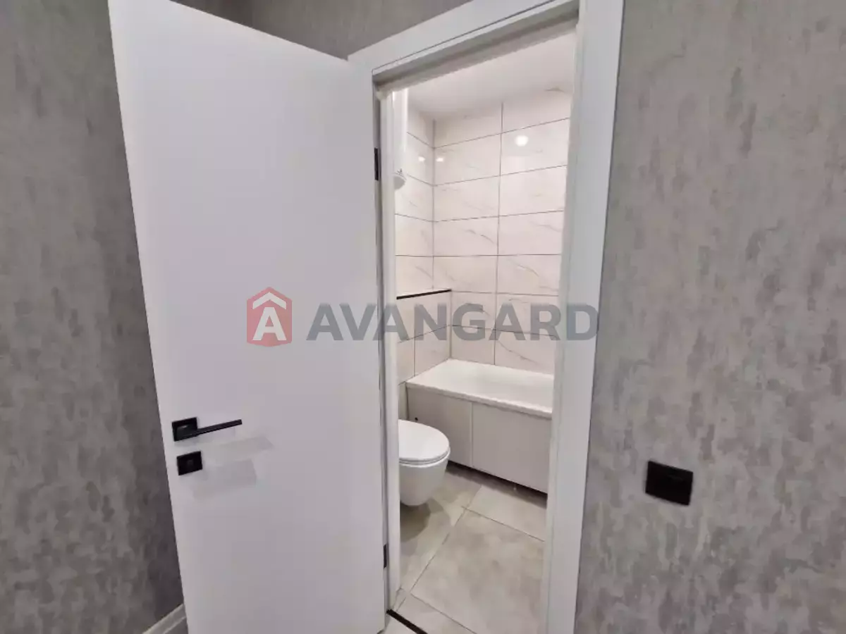 1 ��. ��������, 33/-/12 ��. �., 5/5 ������ ���� 11