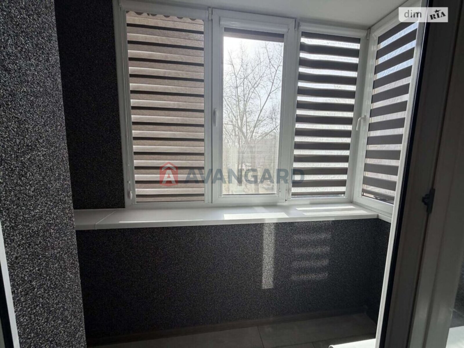 3 ��. ��������, 70/70/- ��. �., 2/5 ������ ���� 28