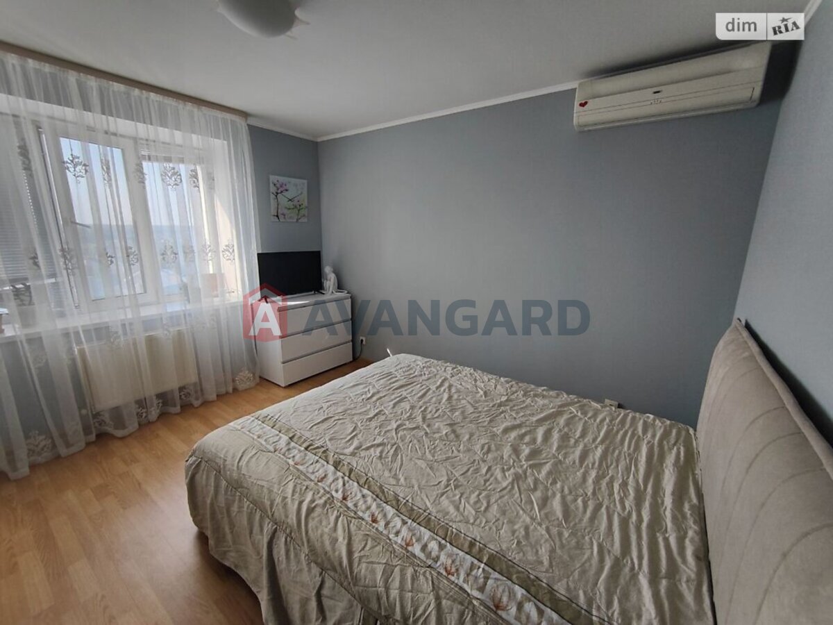 3 ��. ��������, 120/67/14 ��. �., 7/7 ������ ���� 11