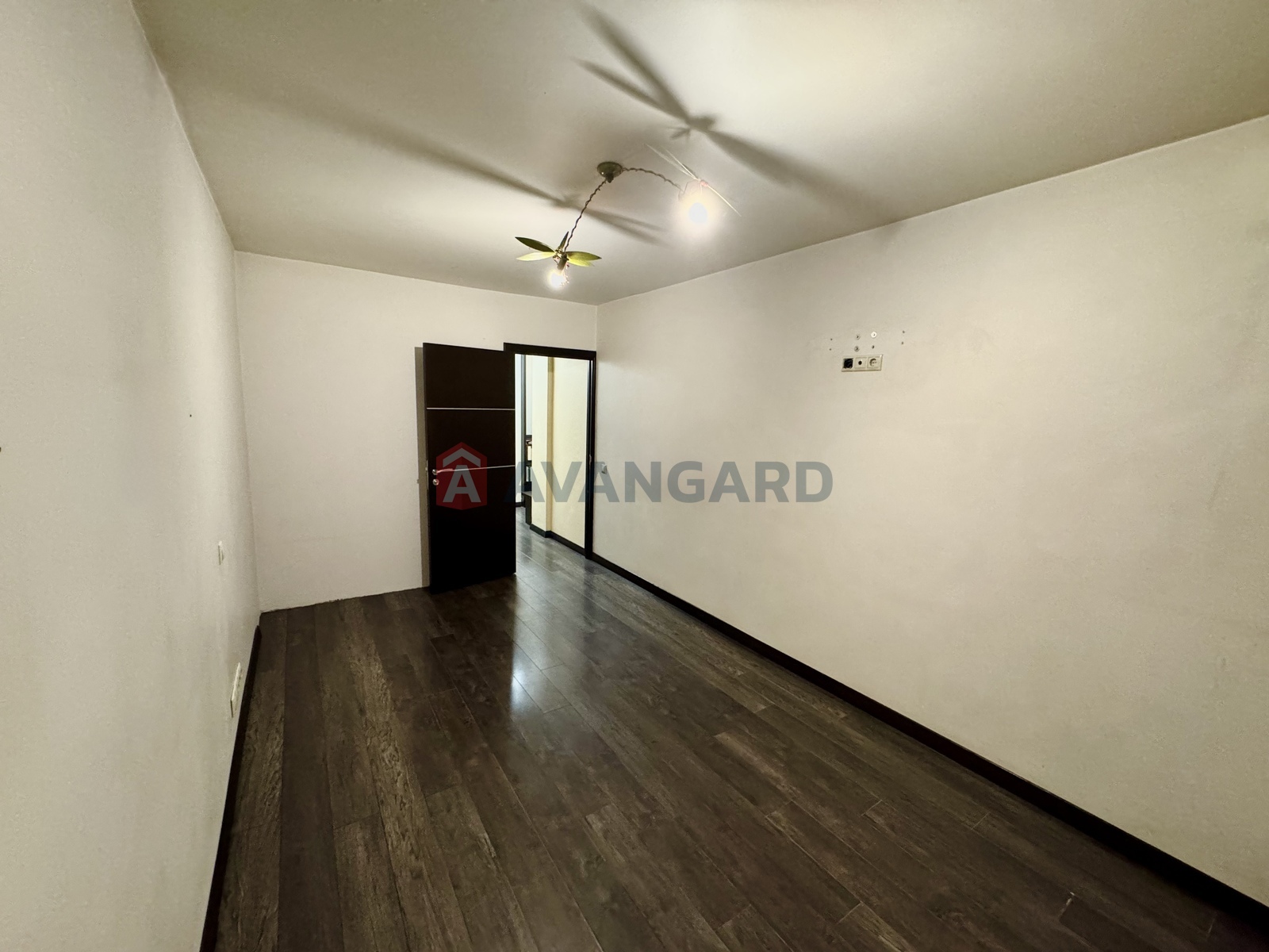 3 ��. ��������, 74.2/44.8/9.3 ��. �., 9/12 ������ ���� 12