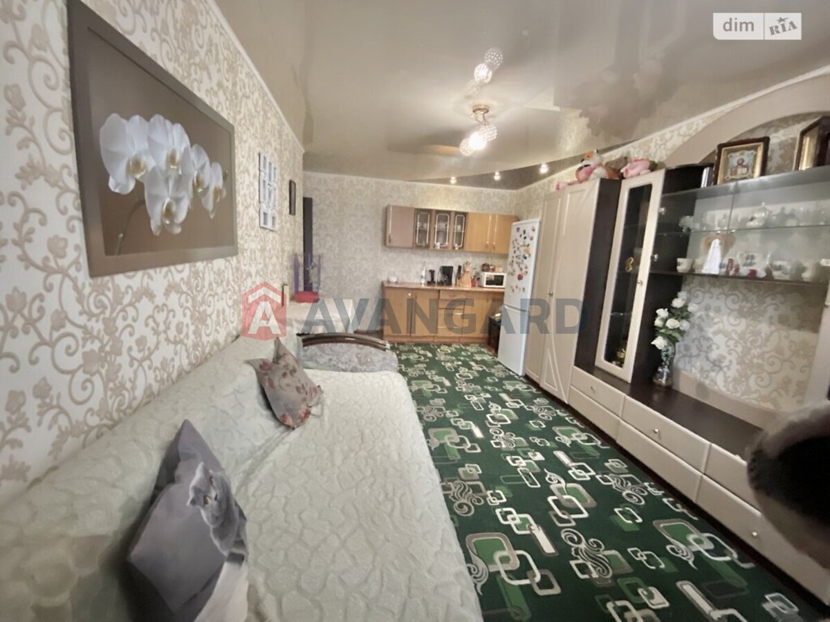 1 ��. ��������, 23/18/- ��. �., 3/5 ������ ���� 4