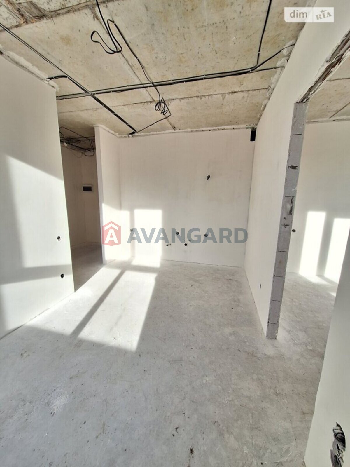 1 ����. ��������, 31/20/8 ��. �., 6/10 ���� ���� 24