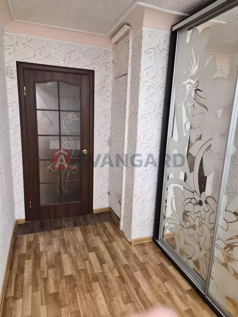 2 ��. ��������, 43/-/9 ��. �., 3/5 ������ ���� 10