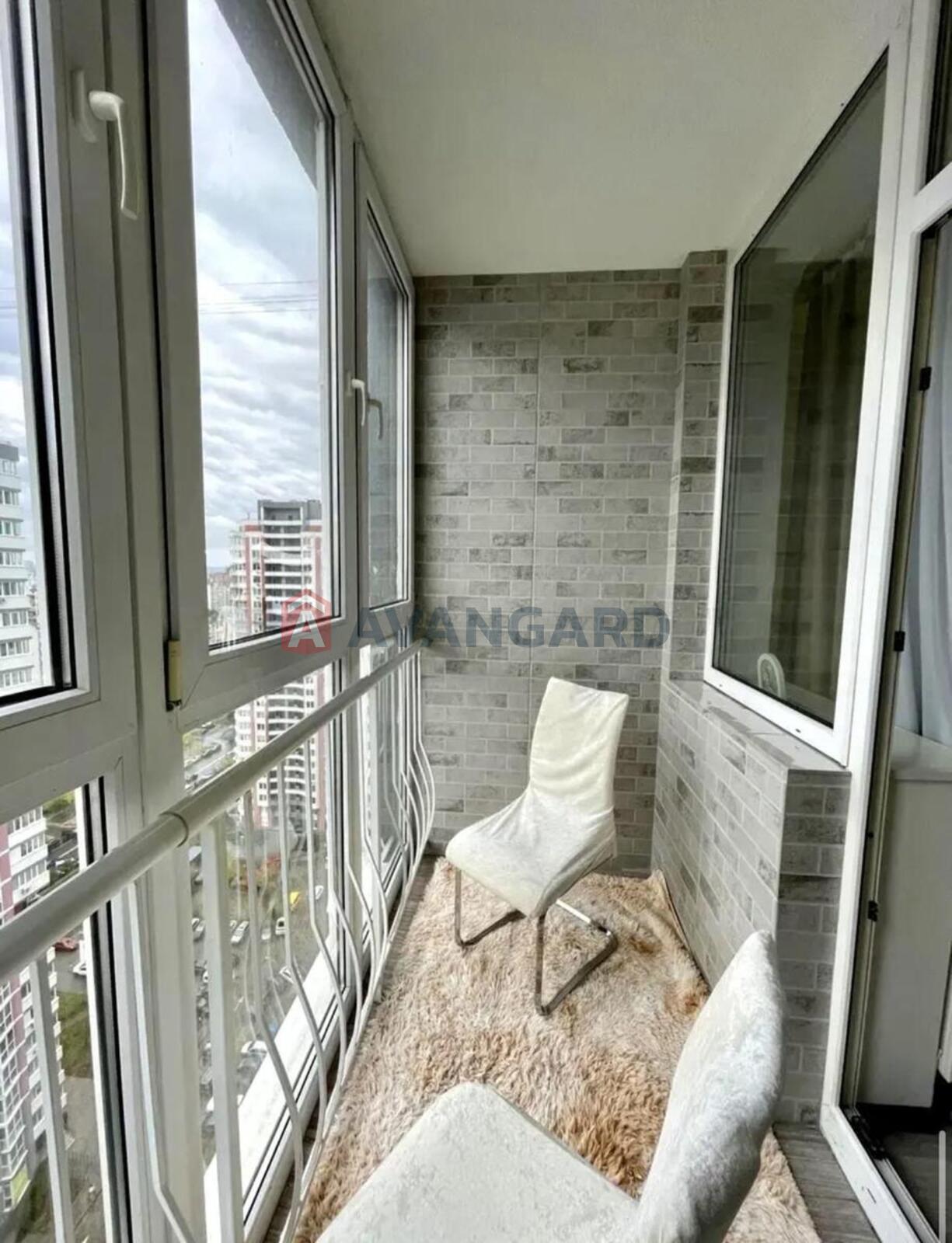 3 ��. ��������, 76/-/32 ��. �., 22/25 ������ ���� 9