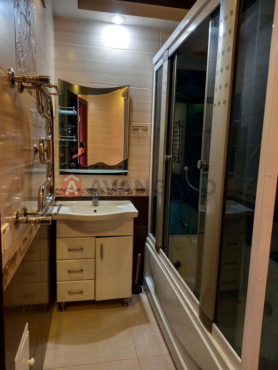 3 ��. ��������, 63,3/ 36.4 / 7.7 ��. �., 9/10 ������ ���� 13