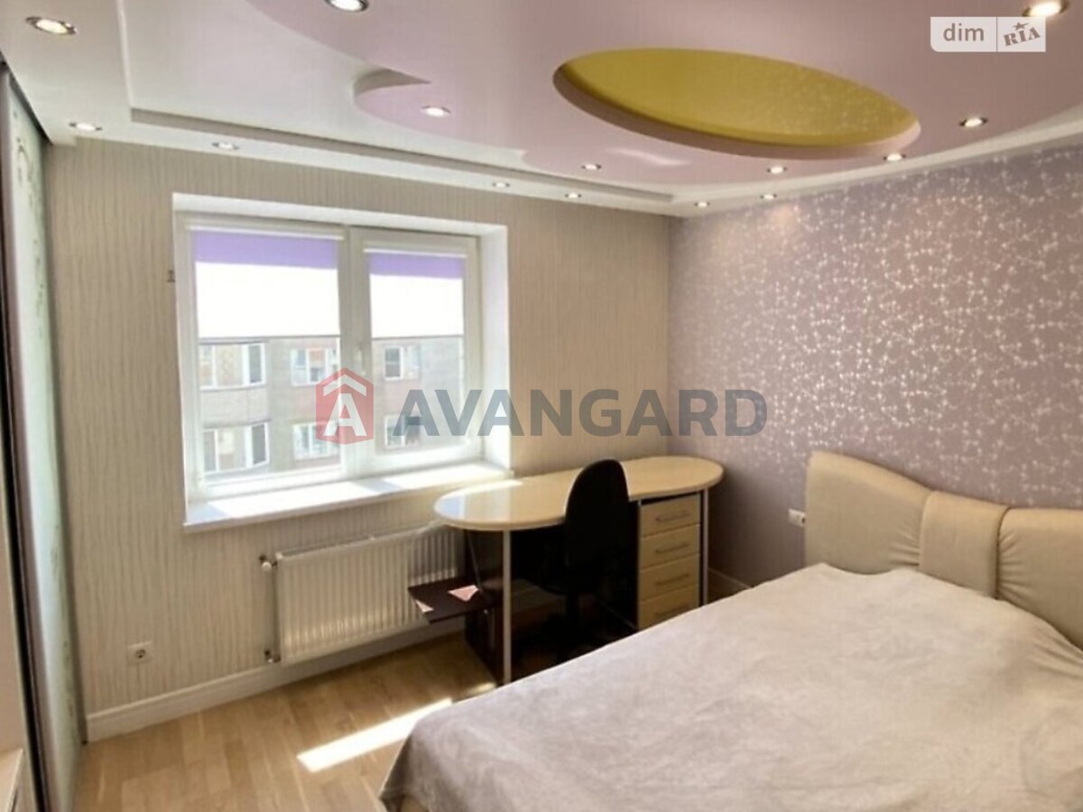 3 ��. ��������, 95/52/10 ��. �., 4/5 ������ ���� 16