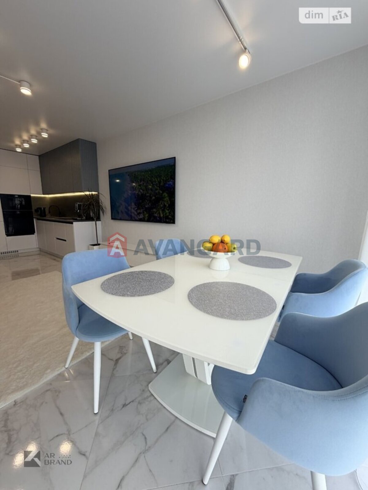 2 ��. ��������, 73/43/12 ��. �., 15/16 ������ ���� 4