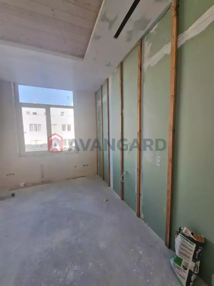 3 ��. ��������, 93/-/- ��. �., 4/5 ������ ���� 10