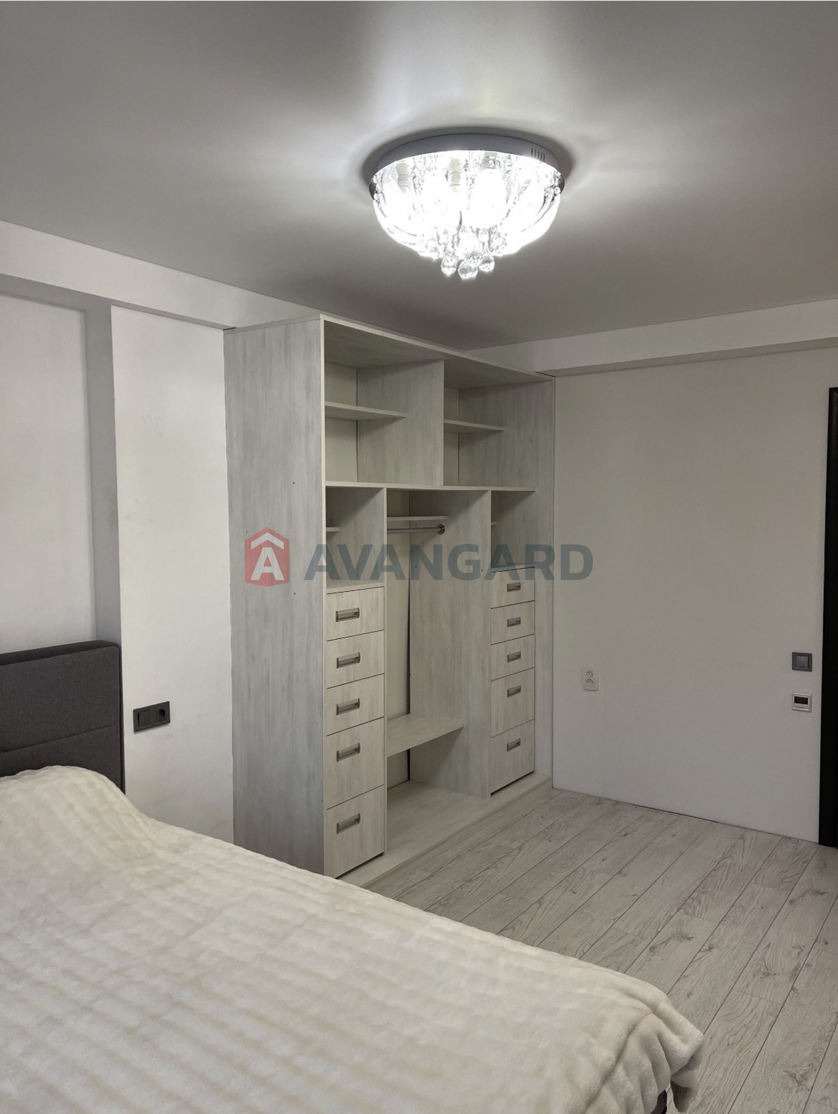 2 ��. ��������, 45/-/6 ��. �., 5/5 ������ ���� 9