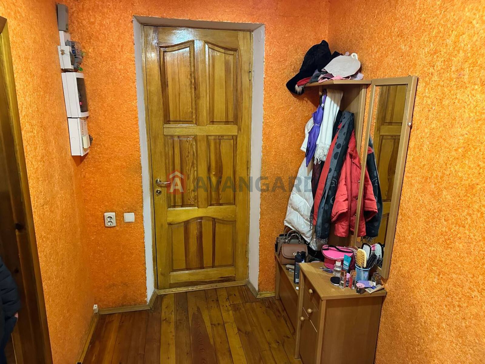 3 ����. ��������, 71/40/8 ��. �., 3/3 ���� ���� 9