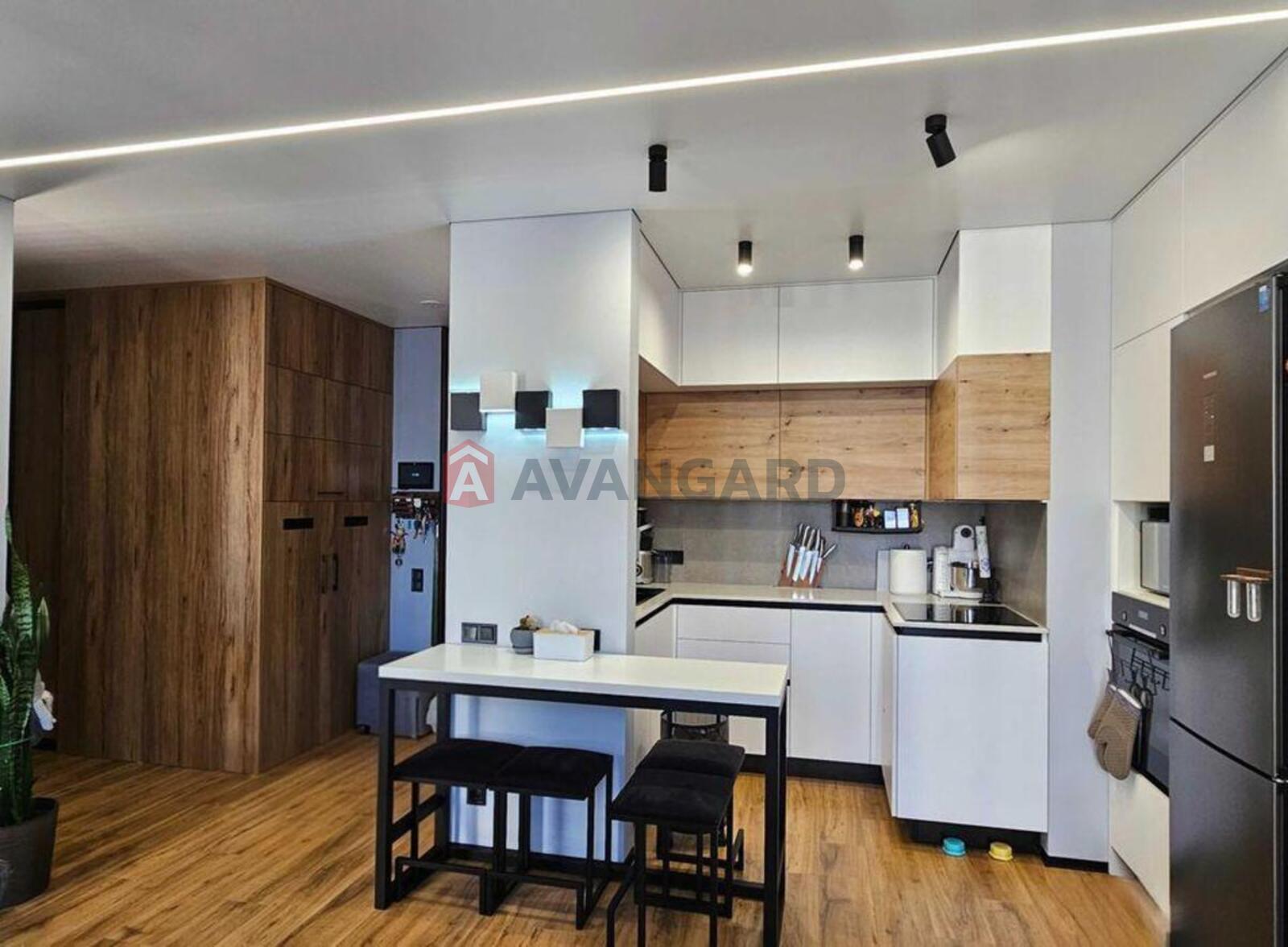 3 ��. ��������, 84/-/6 ��. �., 14/25 ������ ���� 3