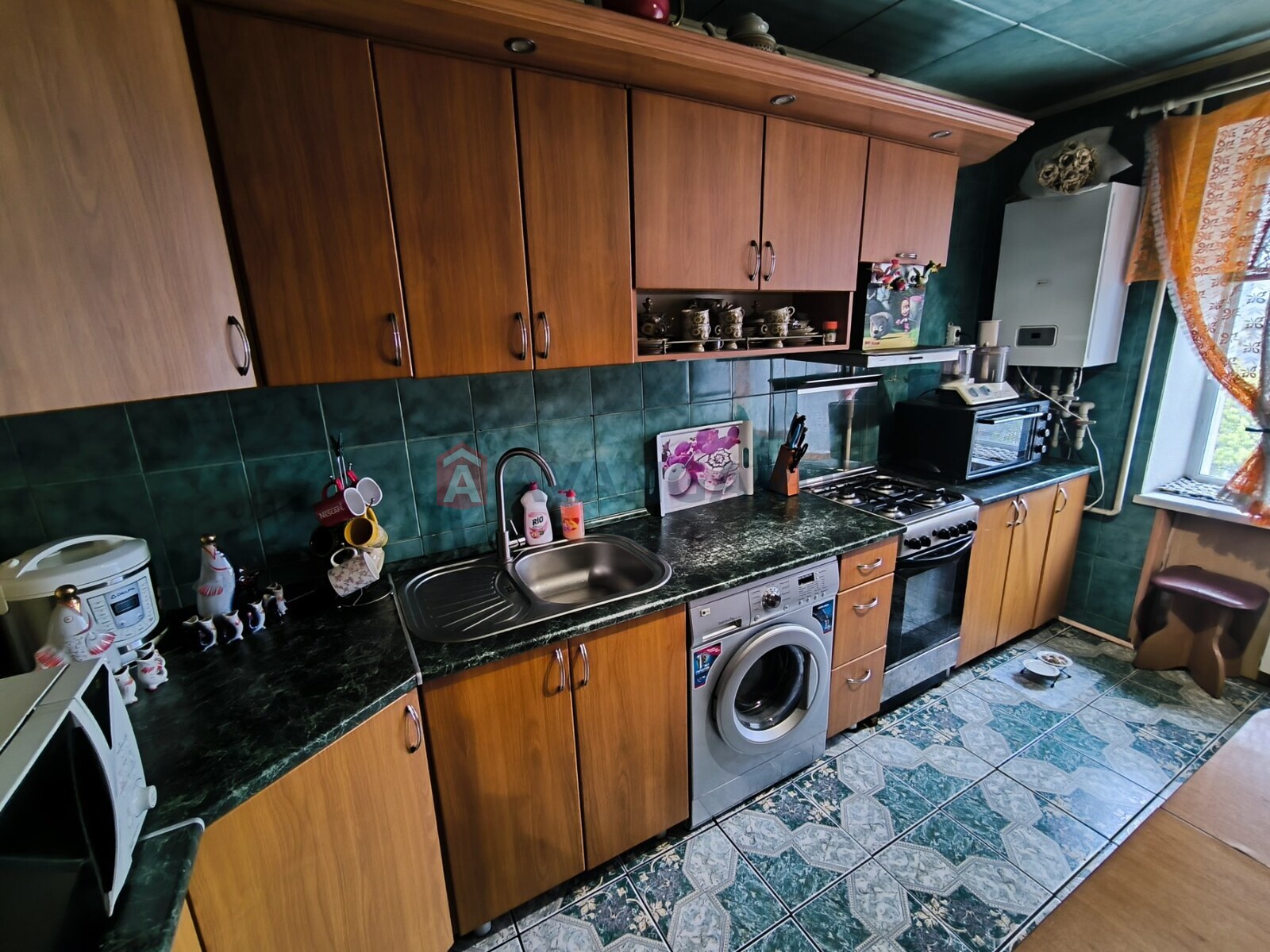 3 ��. ��������, 65/-/10 ��. �., 6/9 ������ ���� 2