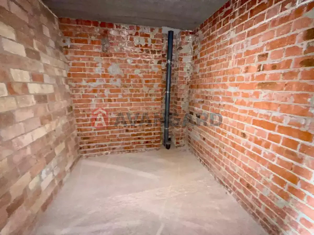 2 ��. ��������, 71/-/- ��. �., 10/10 ������ ���� 9